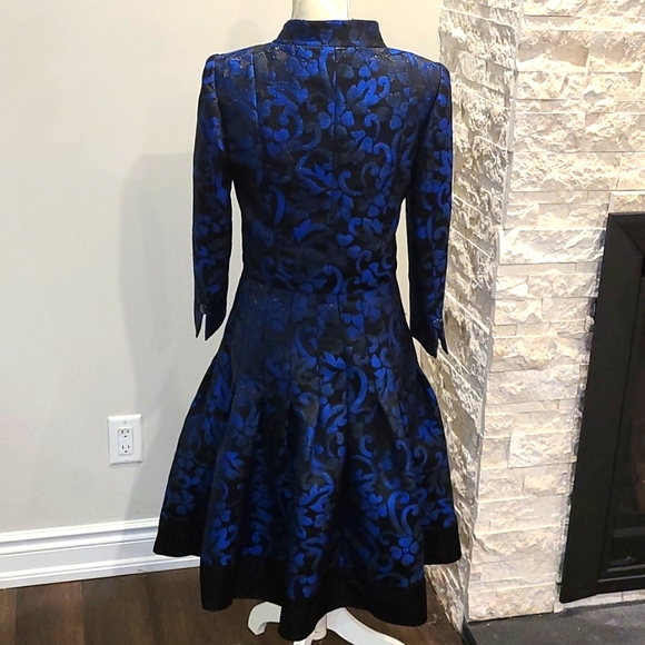 Tory Burton silk & wool vibrant blue and black suit - Picture 2 of 13